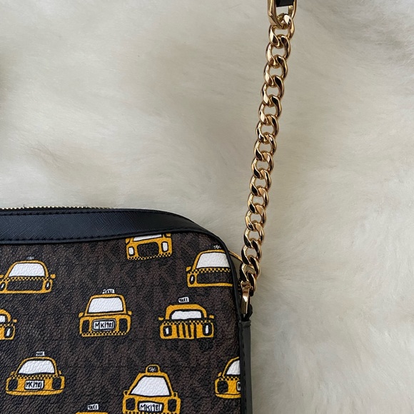 MICHAEL Michael Kors Jet Set Taxi Crossbody Bag - Picture 9 of 13